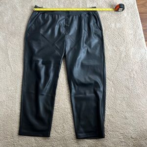 Banana Republic pull on faux leather pant xl black.
